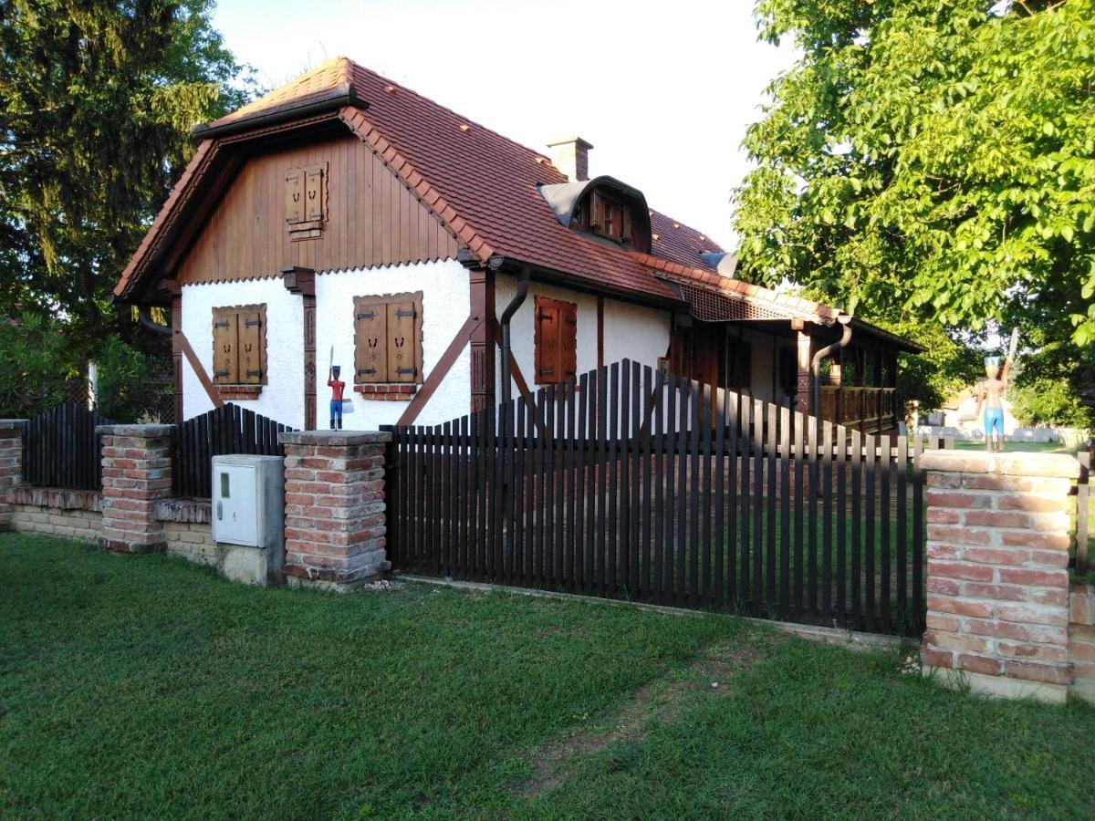 Umjetnicka Etno Kuca Luka Apartment Podravske Sesvete Luaran gambar